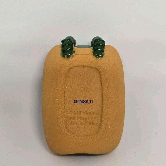 Spongebob Plankton Hotdog Mini Figure FUN with FOOD FIGURINE - Picture 2 of 2